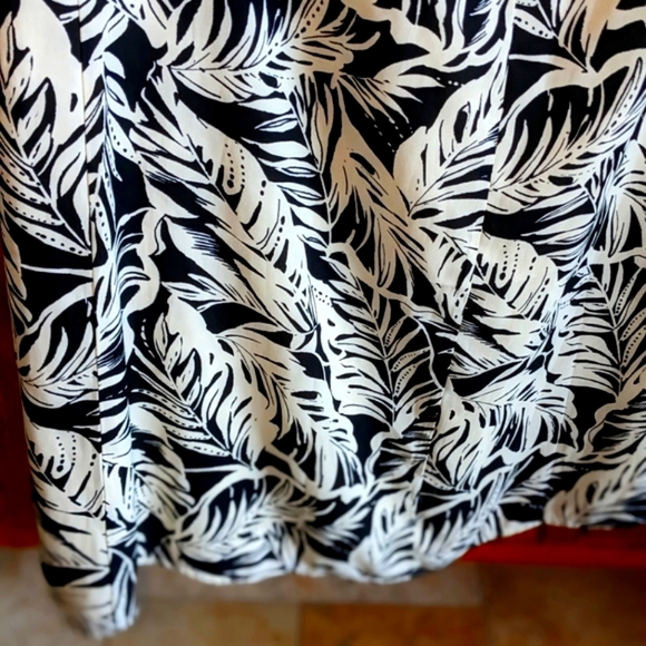 Tropical Palms Maxi Dress - Picture 14 of 16